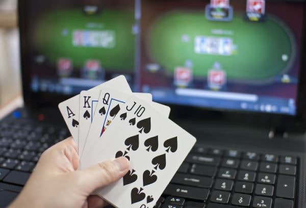 Antarmuka UFC di aplikasi mobile sultan koin99 menampilkan pertandingan langsung dan statistik atlet